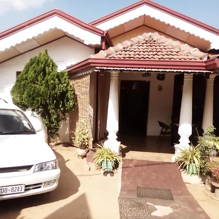 Lakshmi Family Villa Negombo Exterior photo