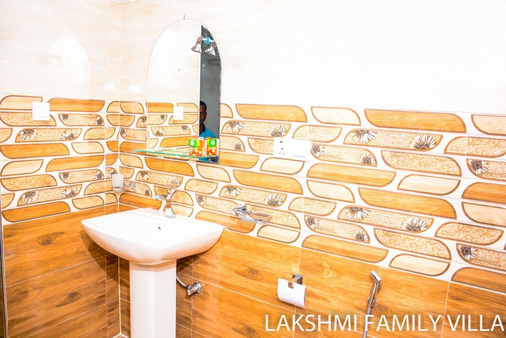 Lakshmi Family विला