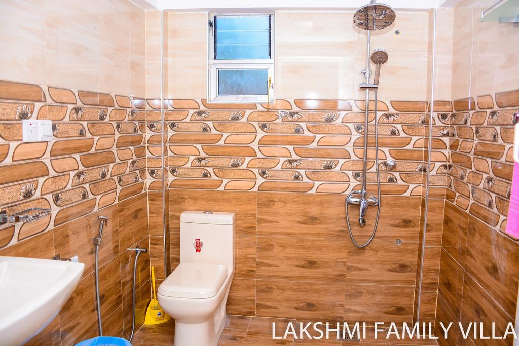 विला Lakshmi Family *